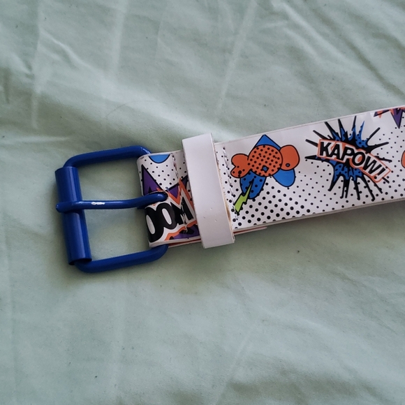 Comic Book Superhero Words Belt - Picture 4 of 4